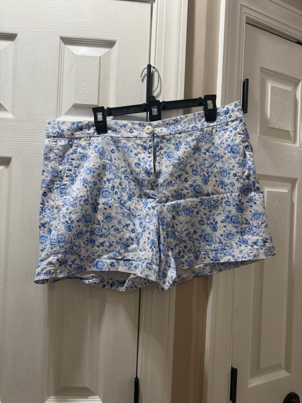 crown & ivy White Shorts with Blue Floral Print
